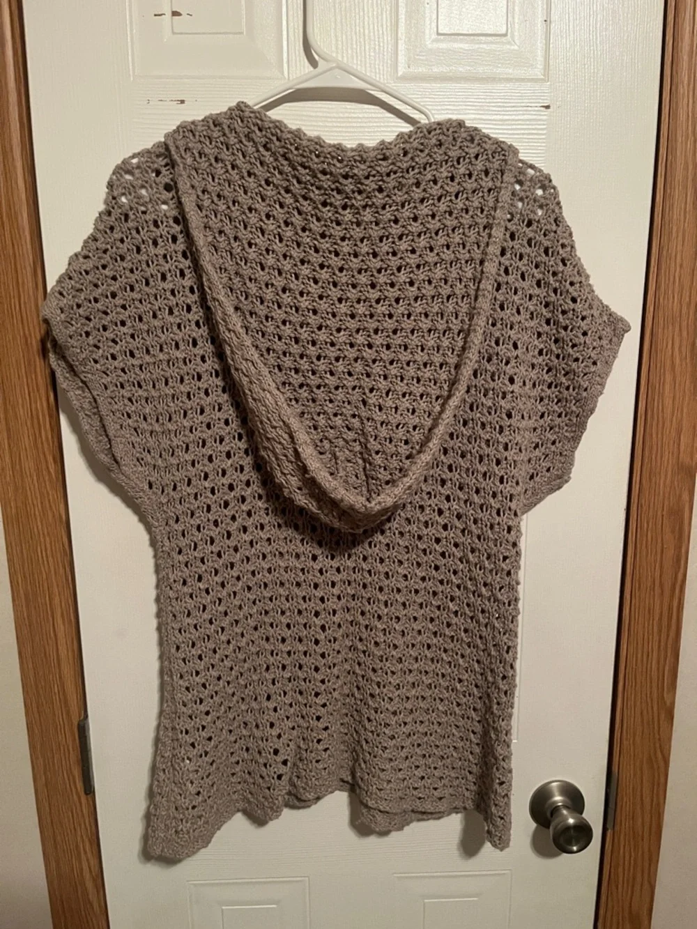 Mossimo Supply Co. Taupe Crochet V-Neck Short Sleeve Sweater - Picture 3 of 3